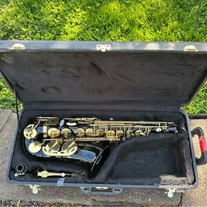 Gold and Black beginners Saxophone with Case